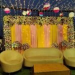 Luxury Mehndi Stage Floral Décor