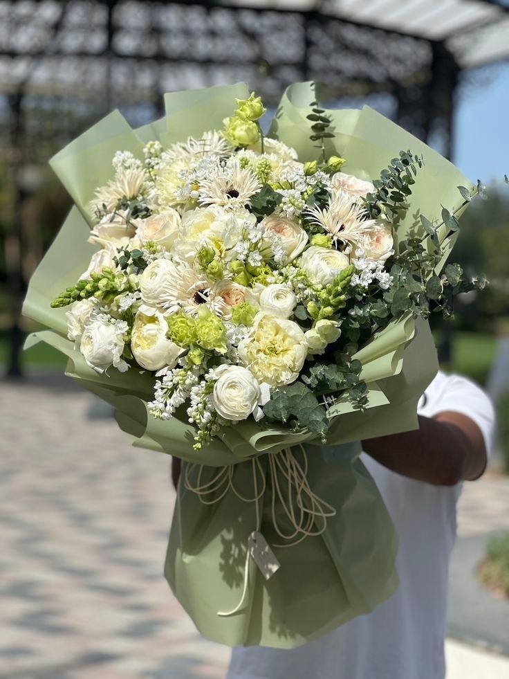 WhatsApp Image 2026-05-28 at 12.55.15 AM Luxury White Rose & Ranunculus Bouquet - Image 1