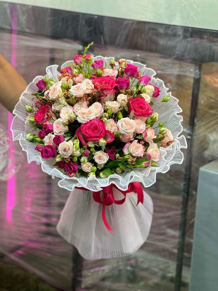 WhatsApp Image 2026-05-28 at 12.55.21 AM Luxury Rose Bouquet - Image 1